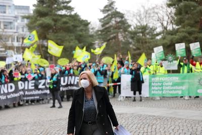 Tarifverhandlungen in Potsdam-stock-foto