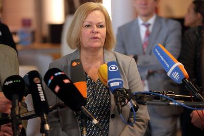 Tarifverhandlungen in Potsdam-stock-foto