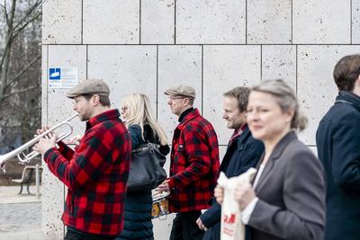 Aktion vor den Parteizentralen von CDU und SPD-stock-foto