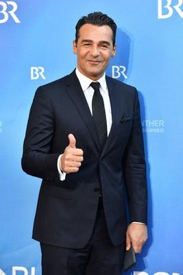Erol SANDER Schauspieler Einzelbild angeschnittenes Einzelmotiv Halbfigur halbe Figur Roter Tepp-stock-foto