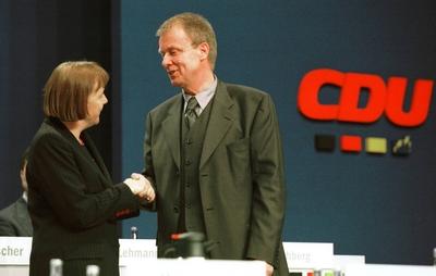 Dr. Angela Merkel, CDU- Parteivorsitzende, mit dem CDU - Generalsekretaer Ruprecht Polenz. Essen , den 10.04.2000, Esse-stock-foto