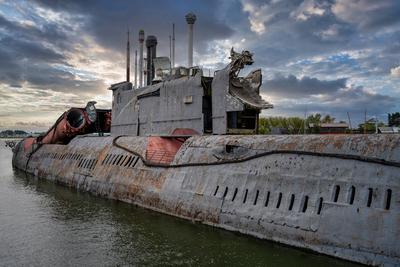 A view of an old submarine in Peenem?nde on the Baltic Sea A view of an old submarine in Peenem?nde on the Baltic Sea on-stock-foto