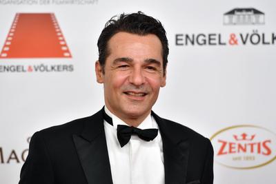 Erol SANDER (Schauspieler), Einzelbild,angeschnittenes Einzelmotiv,Portraet,Portrait,Portr?t.47.Deutscher Filmball-Rote-stock-photo