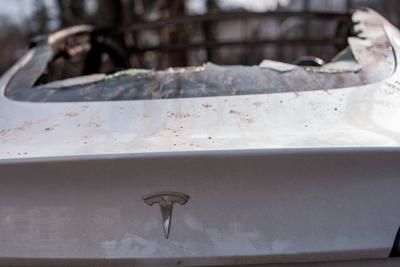 Brandstiftung an vier  Autos der Marke Tesla  in Berlin-stock-foto