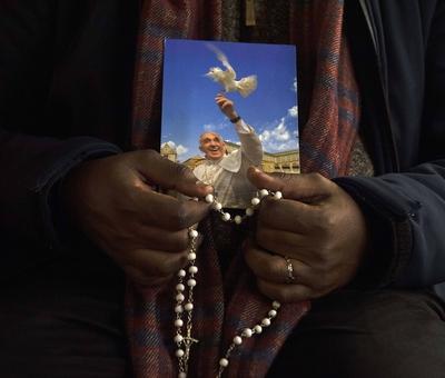 ITALY -  ROSARY PRAYER HELD FOR THE HEALTH OF POPE FRANCIS IN ST PETER'S SQUARE AT THE VATICAN   - 2025/3/15-stock-photo