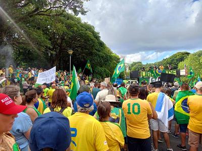 Protest against lula brings together hundreds of people in porto alegre, in rio grande do sul-stock-photo