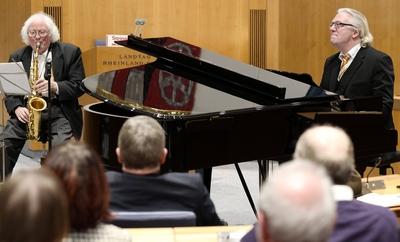 Swing und Jazzkonzert im Mainzer Landtag Rheinland Pfalz Gestohlene Momente Jazz Musiker und Zeitz-stock-foto