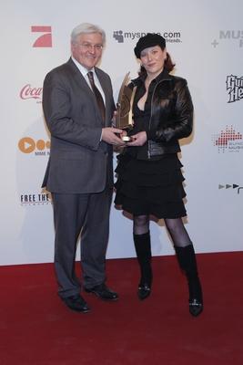 Dr.Frank-Walter Steinmeier und AnNa R (Andrea Neuenhofen Rosenstolz), Charity Dinner der Stiftung Musik Hilft am 20.02.-stock-photo