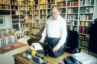 Hermann Schreiber (TV-Journalist) 04/00 thg Mann TV Fernsehen Moderation Journalismus Journalist Autor Buch Biographie-stock-foto