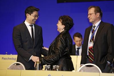 Bildnummer: 59353349  Datum: 09.03.2013  Copyright: imago/Stefan ZeitzBerlin,09.03.2013,64.Ordentlicher Bundesparteitag der FDP,Estrel Convention Center,v.l.n.r:Philipp Roesler,Birgit Homburger,Klaus Kinkel People Politik x0x xkg 2013 quer  59353349 Date 09 03 2013 Copyright Imago Stefan Zeitz Berlin 09 03 2013 64 neater Federal Party the FDP Estrel Convention Center V l n r Philipp ROESLER Birgit Homburger Klaus Kinkel Celebrities politics x0x xkg 2013 horizontal-stock-foto