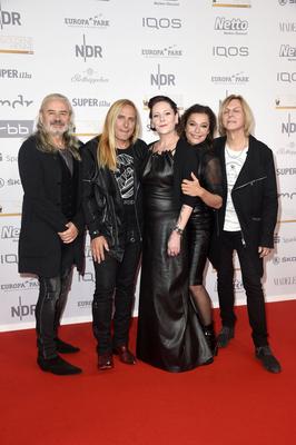 Silly mit AnNa R. alias Andrea Neuenhofen und Julia Neigel bei der 25. Verleihung der Goldenen Henne 2019 in der Leipzig-stock-foto