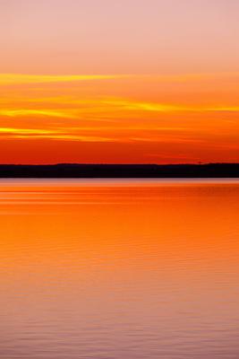 Abendrot ueber dem Lausitzer Seenland-stock-foto