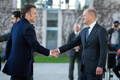 Emmanuel Macron Staatspraesident der Franzoesischen Republik zu Besuch im Bundeskanzleramt in Berlin-stock-foto
