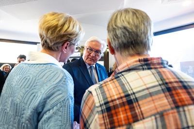 Bundespr?sident zur Ortszeit in Stadtallendorf-stock-foto