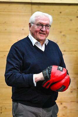 Bundespr?sident zur Ortszeit in Stadtallendorf-stock-foto