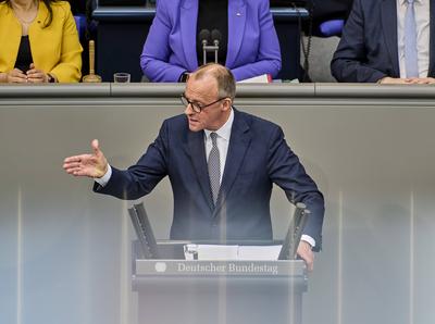 BT Abstimmung Grundgesetz?nderung - Friedrich Merz-stock-foto