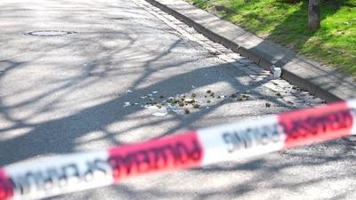 T?dlicher Schusswaffengebrauch ? Randalierer bedroht Polizeibeamte mit Messer und wird erschossen-stock-foto
