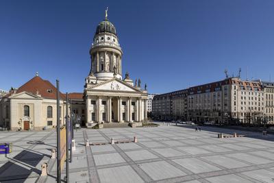 Gendarmenmarkt nach Wiederer?ffnung, Berlin, 17.03.2025-stock-foto