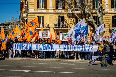 Railway workers demonstration for the right to strike-stock-foto