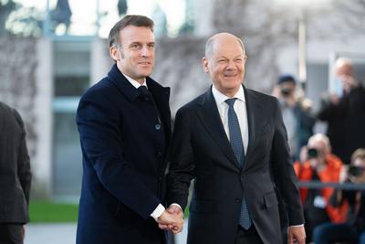Emmanuel Macron Staatspraesident der Franzoesischen Republik zu Besuch im Bundeskanzleramt in Berlin-stock-foto