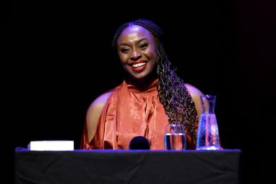 Chimamanda Ngozi Adichie-stock-foto