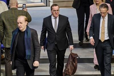 BT Abstimmung Grundgesetz?nderung - Boris Pistorius-stock-foto