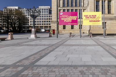Gendarmenmarkt nach Wiederer?ffnung, Berlin, 17.03.2025-stock-foto