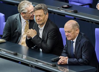 BT Abstimmung Grundgesetz?nderung - Robert Habeck + Olaf Scholz-stock-foto