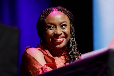 Chimamanda Ngozi Adichie-stock-foto