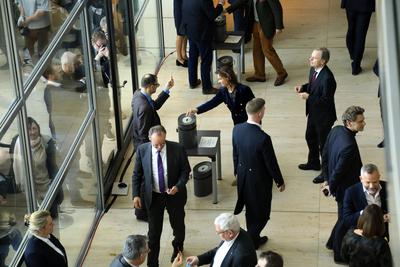 Berlin, 18.03.2025 213. Sitzung des Deutschen Bundestages Abstimmung zu Antr?gen der FDP Zweite und dritte Beratung des-stock-foto