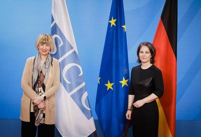 Annalena Baerbock (Buendnis 90/Die Gruenen), Bundesaussenministerin, trifft Helga Schmid, Generalsekretaerin der Organi-stock-foto