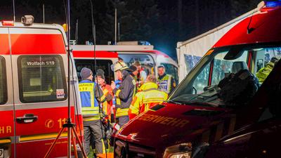 Dramatische Suche nach 2-j?hrigem Kind im Ortenaukreis: Zweij?hriger Junge verschwindet beim Spielen von h?uslichem Anwesen im Schwarzwald - gro?e Suche mit Hubschrauber und Mantrailerhunden - auch Taucher suchen in den Gew?ssern nach dem kleinen Jun-stock-photo
