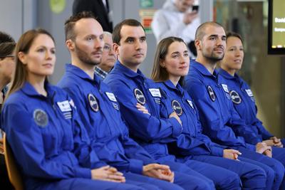News Bilder des Tages Die angehenden Astronauten (2.v.l.) Mediziner Marco Sieber (CH), Biomediziningenieur Raphael Liege-stock-foto