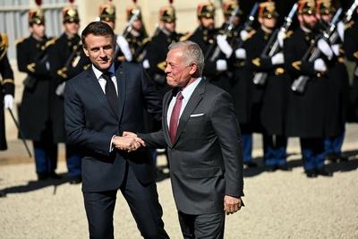 Emmanuel Macron re?oit le roi de Jordanie Abdullah II ? l?Elys?e-stock-foto