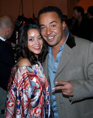 Lou Bega mit Freundin Jenieva Jane Lou Bega mit Freundin Jenieva Jane bei der einmaligen Ausstellung von Manuel Cortez u-stock-foto