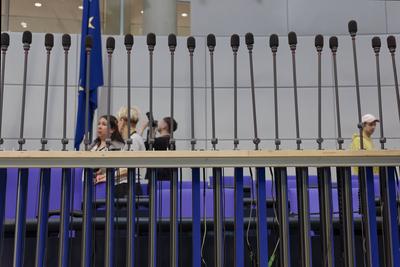 Bundestagsplenarsaal wird umngebaut-stock-foto