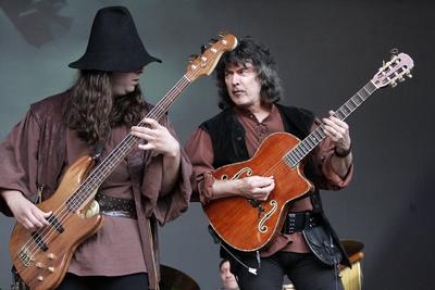 Musiker Earl Grey of Chamney (li.) und Gitarrist Ritchie Blackmore anl?sslich der - Blackmore s Night - Secret Voyage S-stock-photo