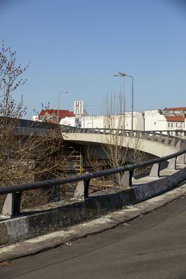 A100-Ringbahnbr?cke gesperrt: Verkehrschaos in Berlin, Die A100-Ringbahnbr?cke ist wegen Einsturzgefahr gesperrt. Das f?-stock-foto