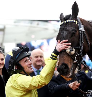 Sean Flanagan celebrates after winning on Marine Nationale 12/3/2025-stock-foto