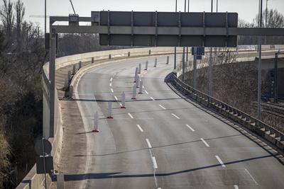 A100-Ringbahnbr?cke gesperrt: Verkehrschaos in Berlin, Die A100-Ringbahnbr?cke ist wegen Einsturzgefahr gesperrt. Das f?-stock-foto