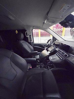 Naantali, 20. M?rz 2025. Autonomer Erlk?nig des Mercedes V250-stock-foto