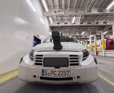 Naantali, 20. M?rz 2025. Autonomer Erlk?nig des Mercedes V250-stock-foto