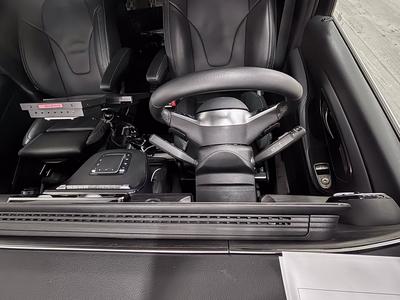 Naantali, 20. M?rz 2025. Autonomer Erlk?nig des Mercedes V250-stock-foto