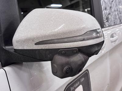 Naantali, 20. M?rz 2025. Autonomer Erlk?nig des Mercedes V250-stock-foto