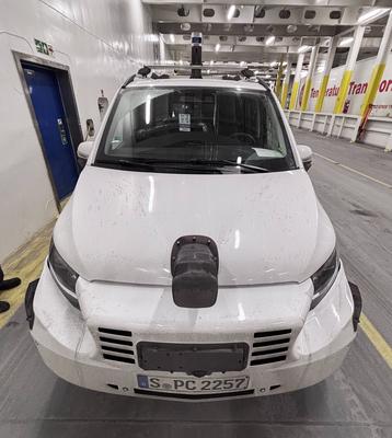 Naantali, 20. M?rz 2025. Autonomer Erlk?nig des Mercedes V250-stock-foto