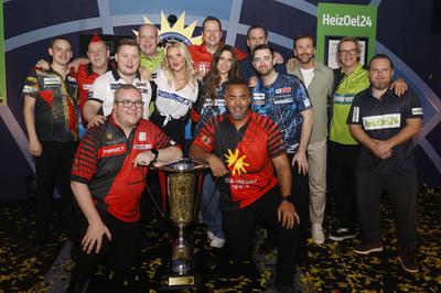 Ricardo Pietreczko, Peter Wright, Stephen Bunting, Michael van Gerwen, Evelyn Burdecki, Wolff-Christoph Fuss, Vanessa Mai, Patrick Owomoyela, Elmar Paulke, Luke Humphries, Christian D?ren, Simon Gosejohann, Axel Stein-stock-photo