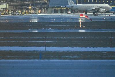 Eisregen am Stuttgarter Flughafen-stock-foto