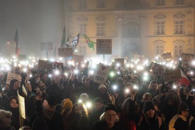 Demonstration gegen Rechtsextremismus und f?r Demokratie in Oldenburg, 01.02.2025-stock-foto