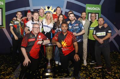 Ricardo Pietreczko, Peter Wright, Stephen Bunting, Michael van Gerwen, Evelyn Burdecki, Wolff-Christoph Fuss, Vanessa Mai, Patrick Owomoyela, Elmar Paulke, Luke Humphries, Christian D?ren, Simon Gosejohann, Axel Stein-stock-foto