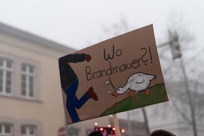 Demonstration gegen Rechtsextremismus und f?r Demokratie in Oldenburg, 01.02.2025-stock-photo